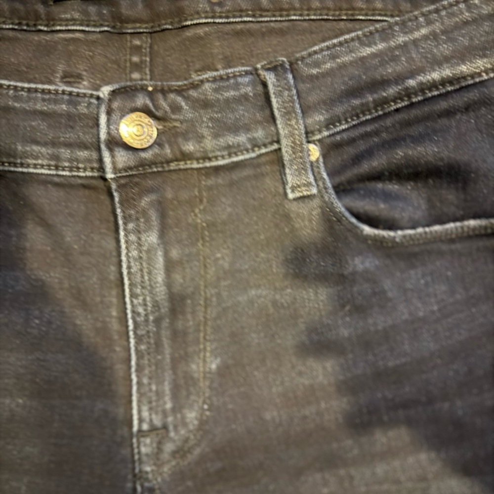 Guess Dark Blue Jeans with Contrast Stitching and Sophisticated Finish